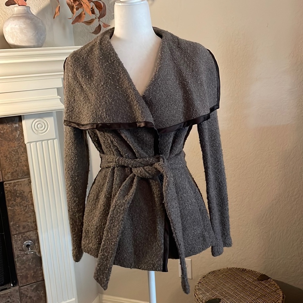 Gap - lightweight jacket with pockets and faux satin trim; color is brow; size S